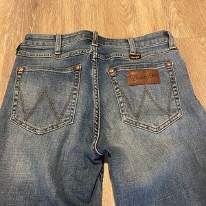 Wrangler skinny jeans size 27